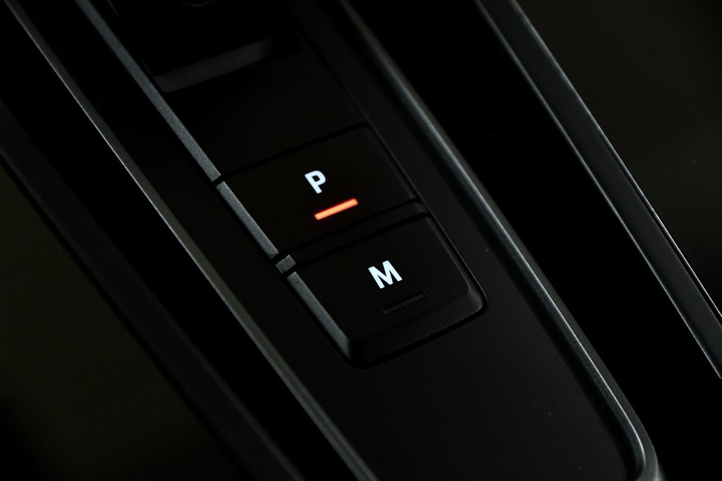 2022 Porsche 911 Carrera S in Laval, Quebec - 32 - w1024h768px