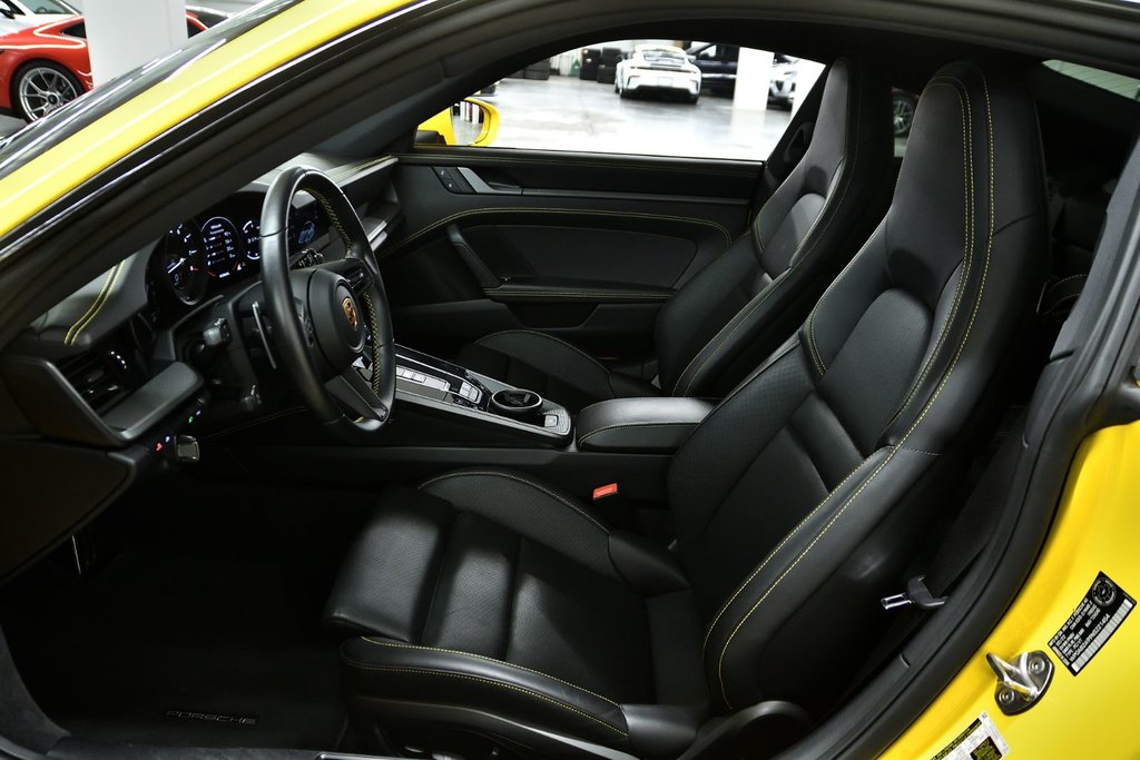 2022 Porsche 911 Carrera S in Laval, Quebec - 11 - w1024h768px