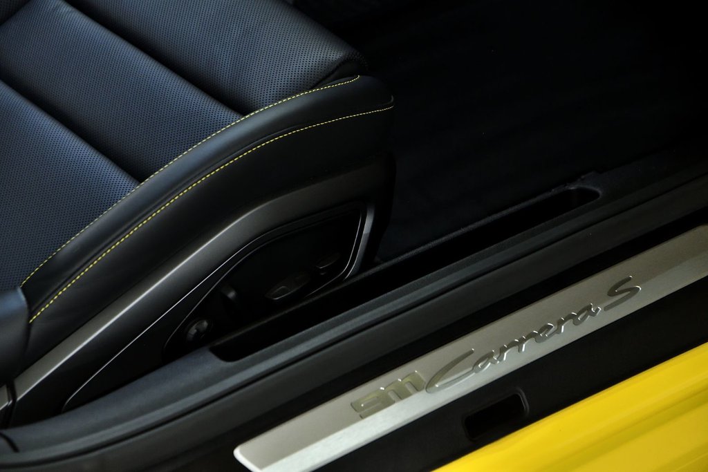 2022 Porsche 911 Carrera S in Laval, Quebec - 37 - w1024h768px