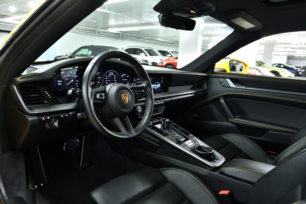 2022 Porsche 911 Carrera S in Laval, Quebec - 12 - w1024h768px