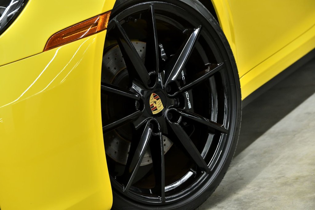 2022 Porsche 911 Carrera S in Laval, Quebec - 8 - w1024h768px
