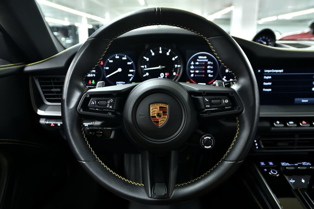 2022 Porsche 911 Carrera S in Laval, Quebec - 13 - w1024h768px