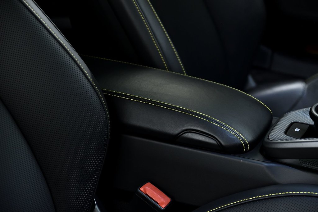 2022 Porsche 911 Carrera S in Laval, Quebec - 40 - w1024h768px