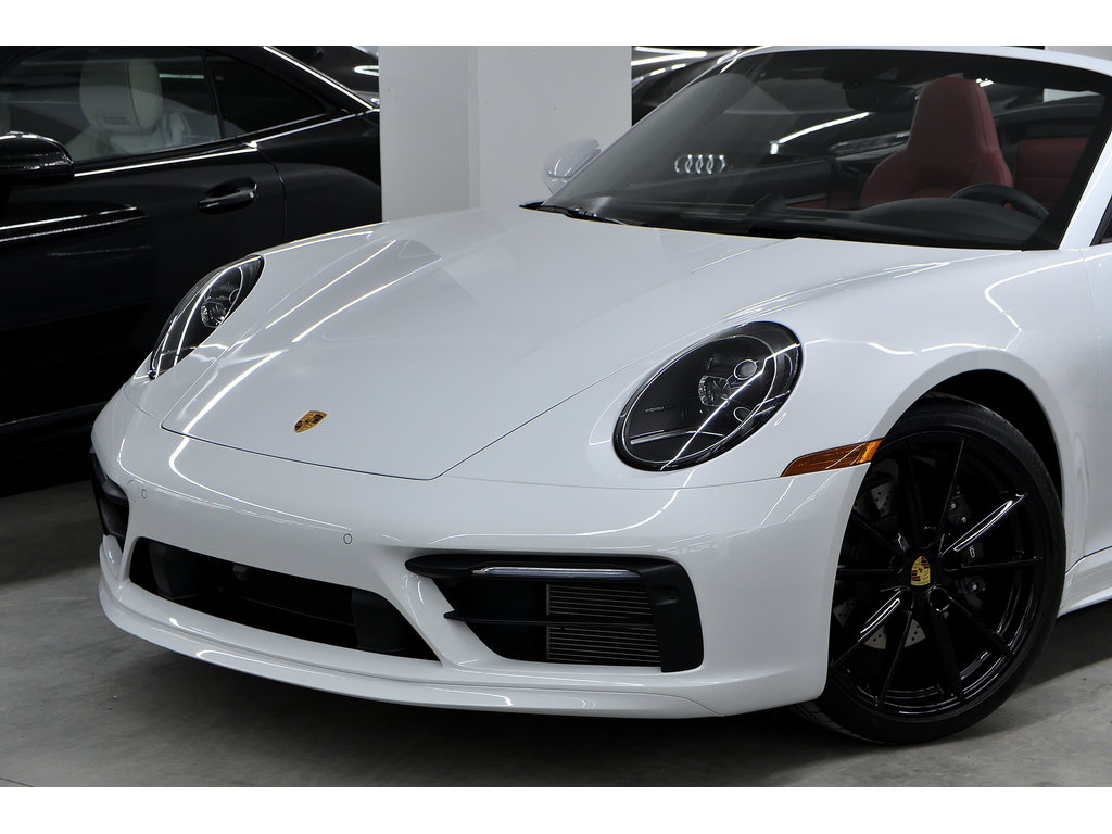 2023 Porsche 911 Carrera 4 Cabriolet / Burmester / Sport Package in Laval, Quebec - 8 - w1024h768px