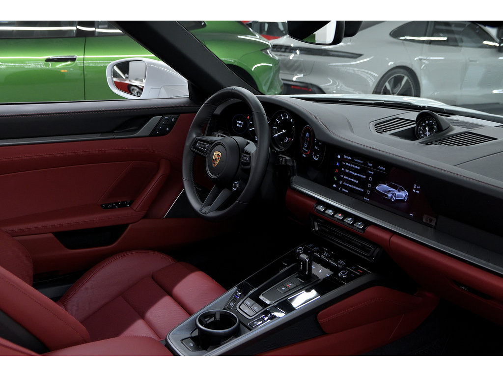 2023 Porsche 911 Carrera 4 Cabriolet / Burmester / Sport Package in Laval, Quebec - 31 - w1024h768px