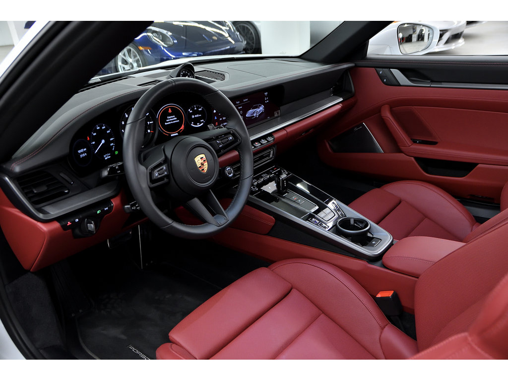2023 Porsche 911 Carrera 4 Cabriolet / Burmester / Sport Package in Laval, Quebec - 27 - w1024h768px
