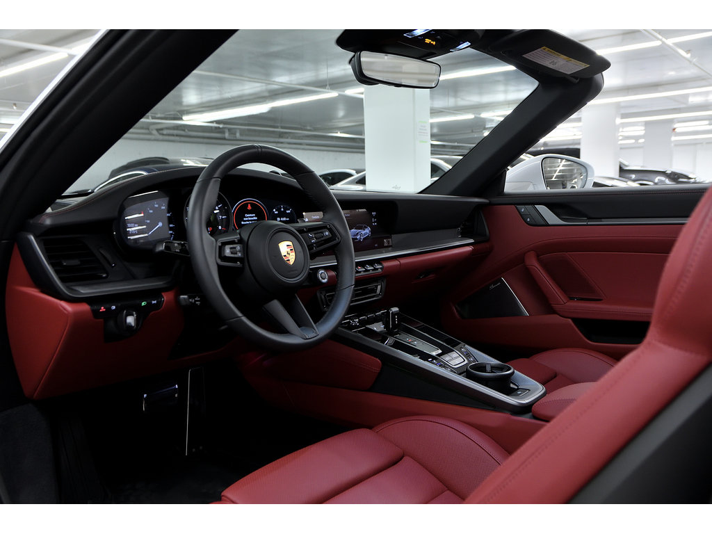2023 Porsche 911 Carrera 4 Cabriolet / Burmester / Sport Package in Laval, Quebec - 26 - w1024h768px