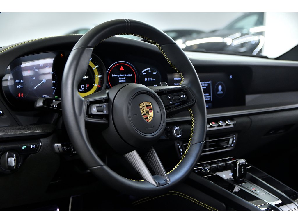 Porsche 911 Carrera 4 GTS Coupe / Premium Package / ACC 2023 à Laval, Québec - 10 - w1024h768px