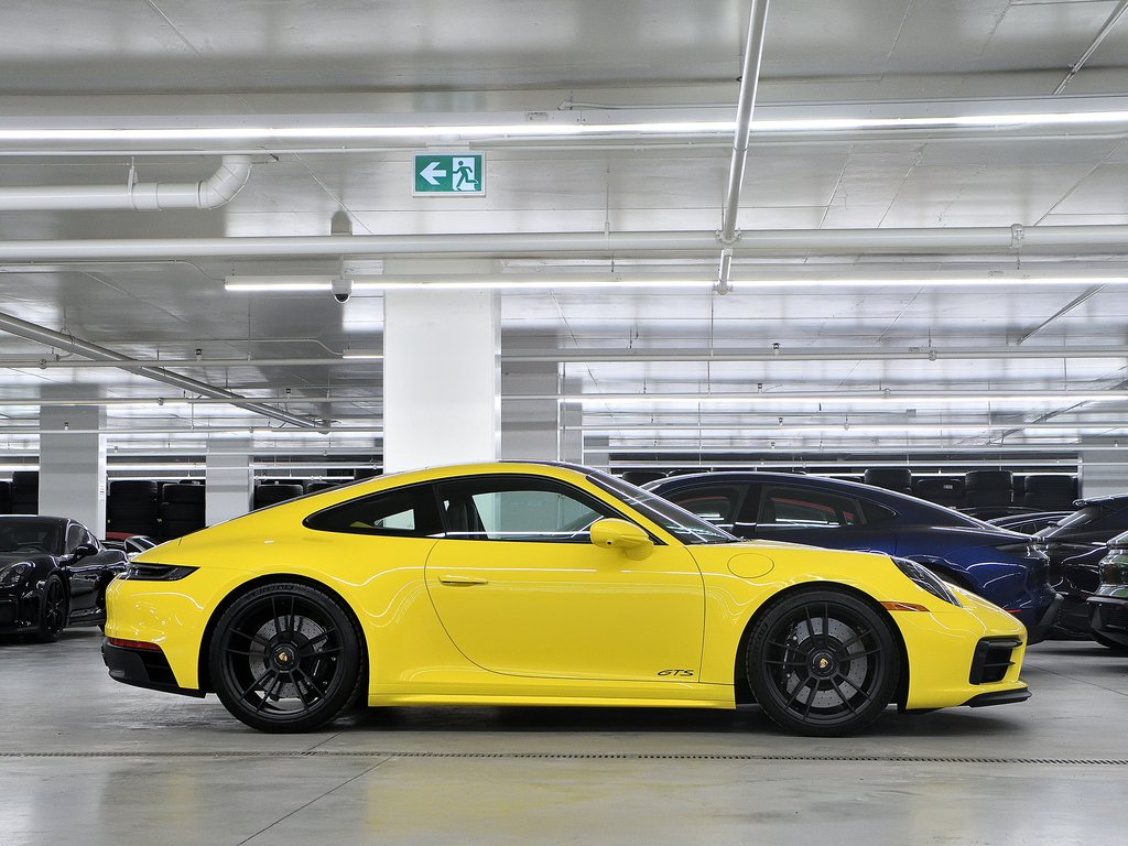 Porsche 911 Carrera 4 GTS Coupe / Premium Package / ACC 2023 à Laval, Québec - 2 - w1024h768px