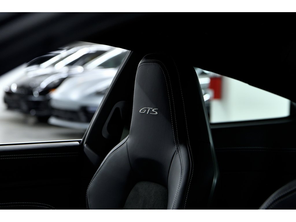 2023 Porsche 911 Carrera GTS Coupe / Manual Transmission / BOSE in Laval, Quebec - 33 - w1024h768px