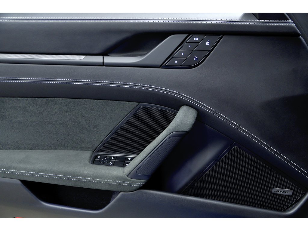 2023 Porsche 911 Carrera GTS Coupe / Manual Transmission / BOSE in Laval, Quebec - 30 - w1024h768px