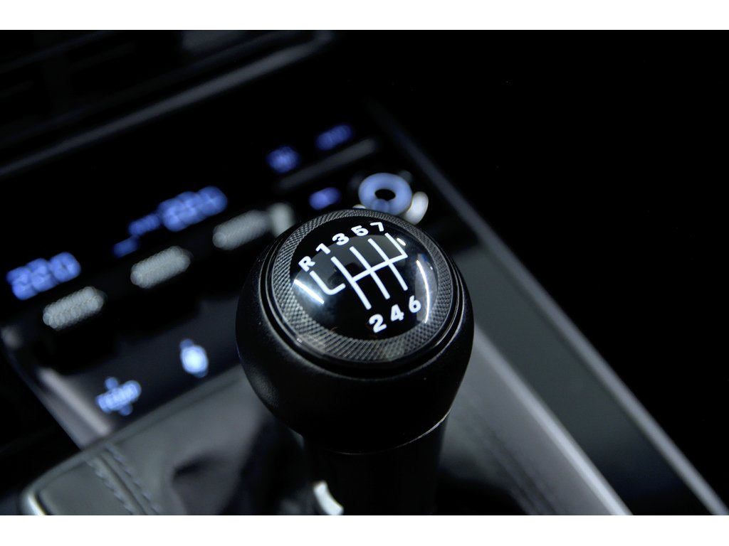 2023 Porsche 911 Carrera GTS Coupe / Manual Transmission / BOSE in Laval, Quebec - 27 - w1024h768px