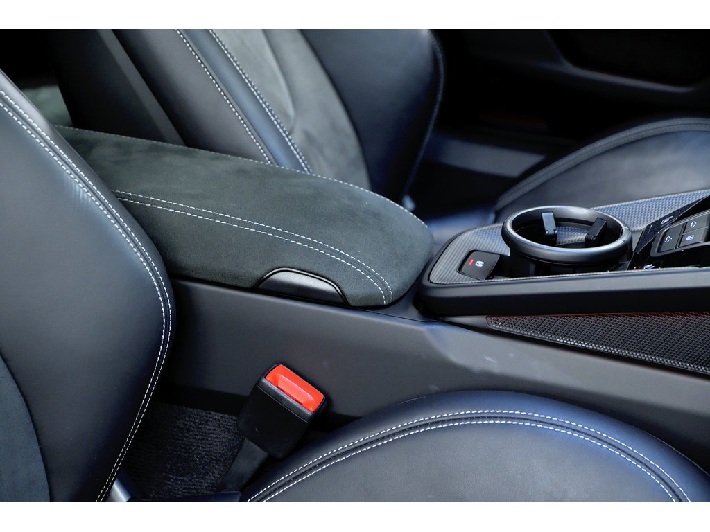 2023 Porsche 911 Carrera GTS Coupe / Manual Transmission / BOSE in Laval, Quebec - 38 - w1024h768px