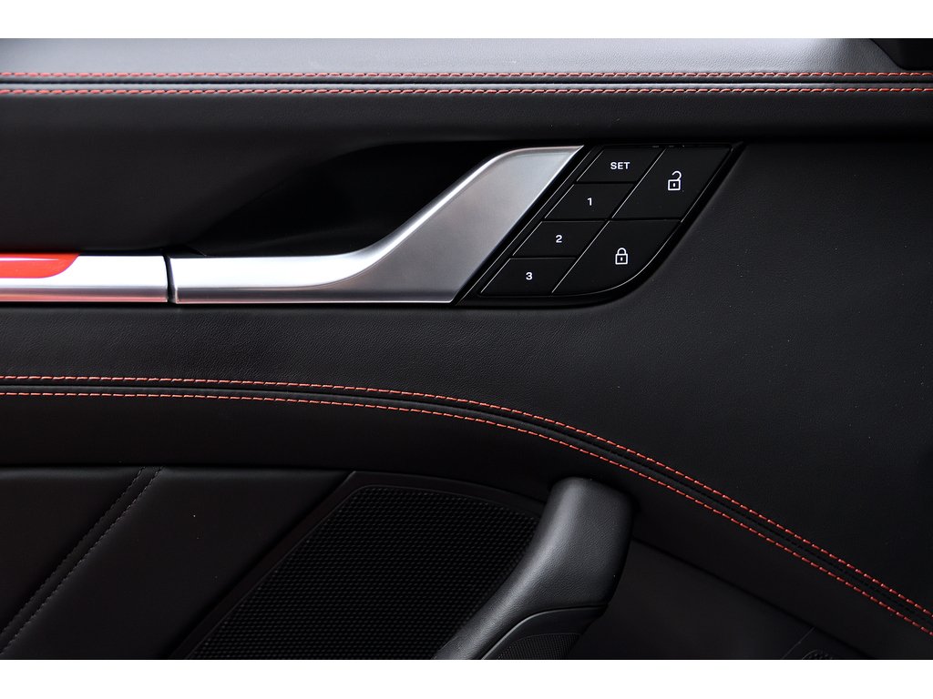 2023 Porsche 911 Turbo Coupe / Front Axle / Sport Exhaust / BOSE in Laval, Quebec - 28 - w1024h768px