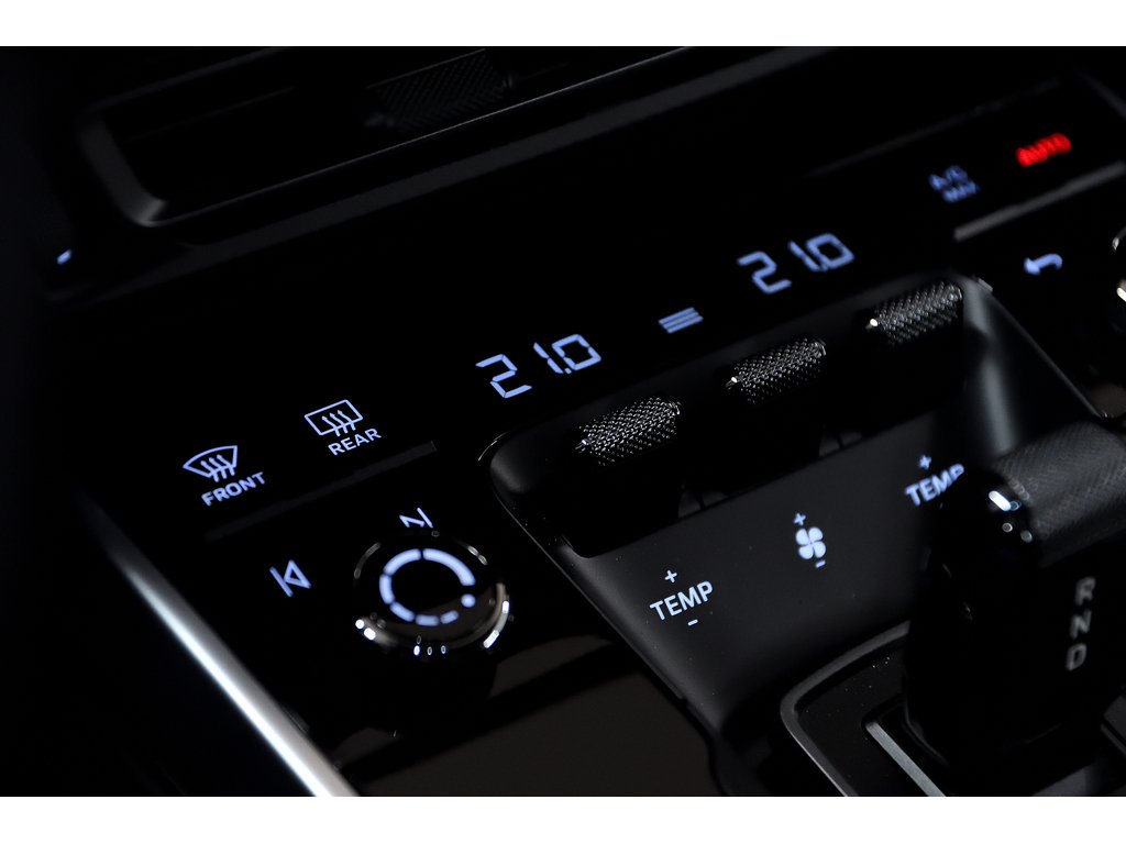 2023 Porsche 911 Turbo Coupe / Front Axle / Sport Exhaust / BOSE in Laval, Quebec - 27 - w1024h768px