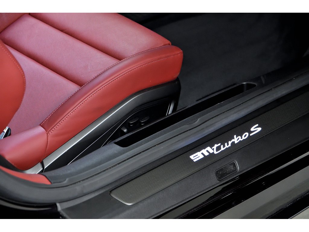 Porsche 911 Turbo S / Sport Exhaust / PCCBs / PASM / BOSE 2023 à Laval, Québec - 38 - w1024h768px