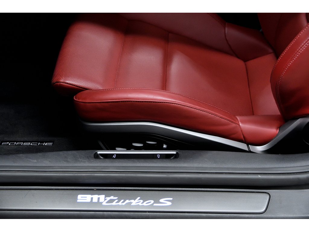 Porsche 911 Turbo S / Sport Exhaust / PCCBs / PASM / BOSE 2023 à Laval, Québec - 18 - w1024h768px