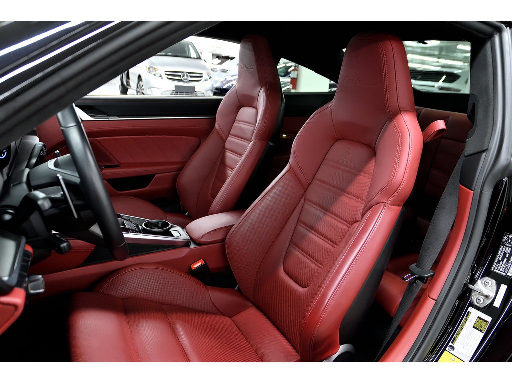 Porsche 911 Turbo S / Sport Exhaust / PCCBs / PASM / BOSE 2023 à Laval, Québec - 16 - w1024h768px