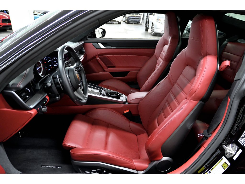 Porsche 911 Turbo S / Sport Exhaust / PCCBs / PASM / BOSE 2023 à Laval, Québec - 15 - w1024h768px