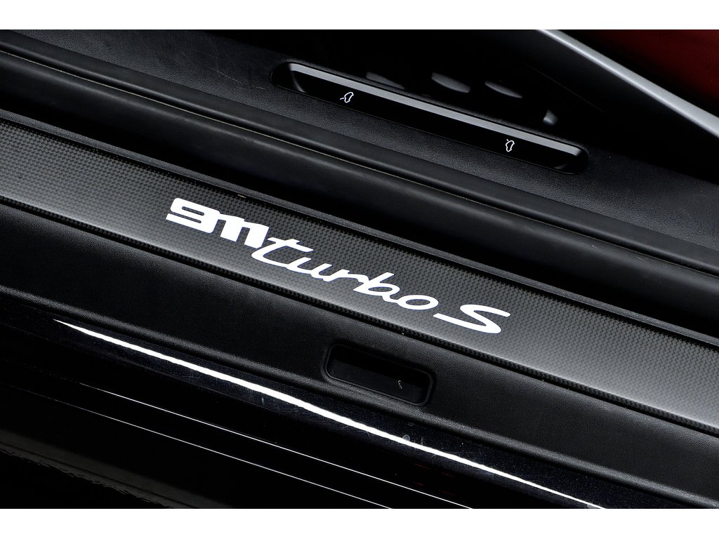 Porsche 911 Turbo S / Sport Exhaust / PCCBs / PASM / BOSE 2023 à Laval, Québec - 17 - w1024h768px