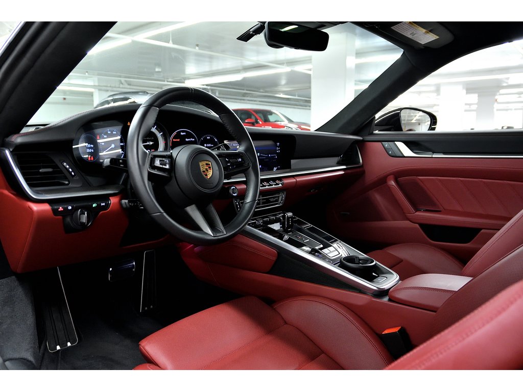 Porsche 911 Turbo S / Sport Exhaust / PCCBs / PASM / BOSE 2023 à Laval, Québec - 13 - w1024h768px