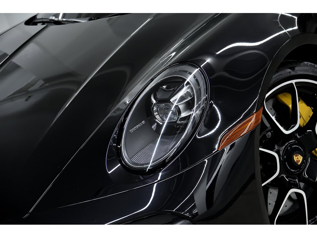 Porsche 911 Turbo S / Sport Exhaust / PCCBs / PASM / BOSE 2023 à Laval, Québec - 8 - w1024h768px