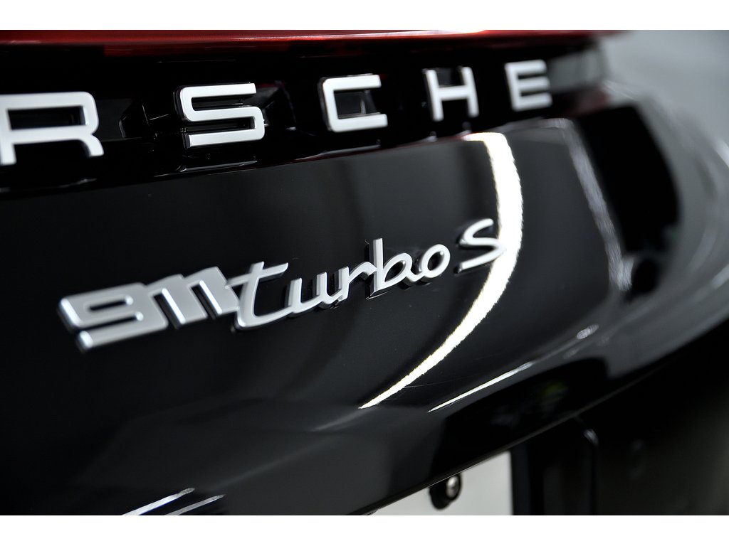 Porsche 911 Turbo S / Sport Exhaust / PCCBs / PASM / BOSE 2023 à Laval, Québec - 46 - w1024h768px