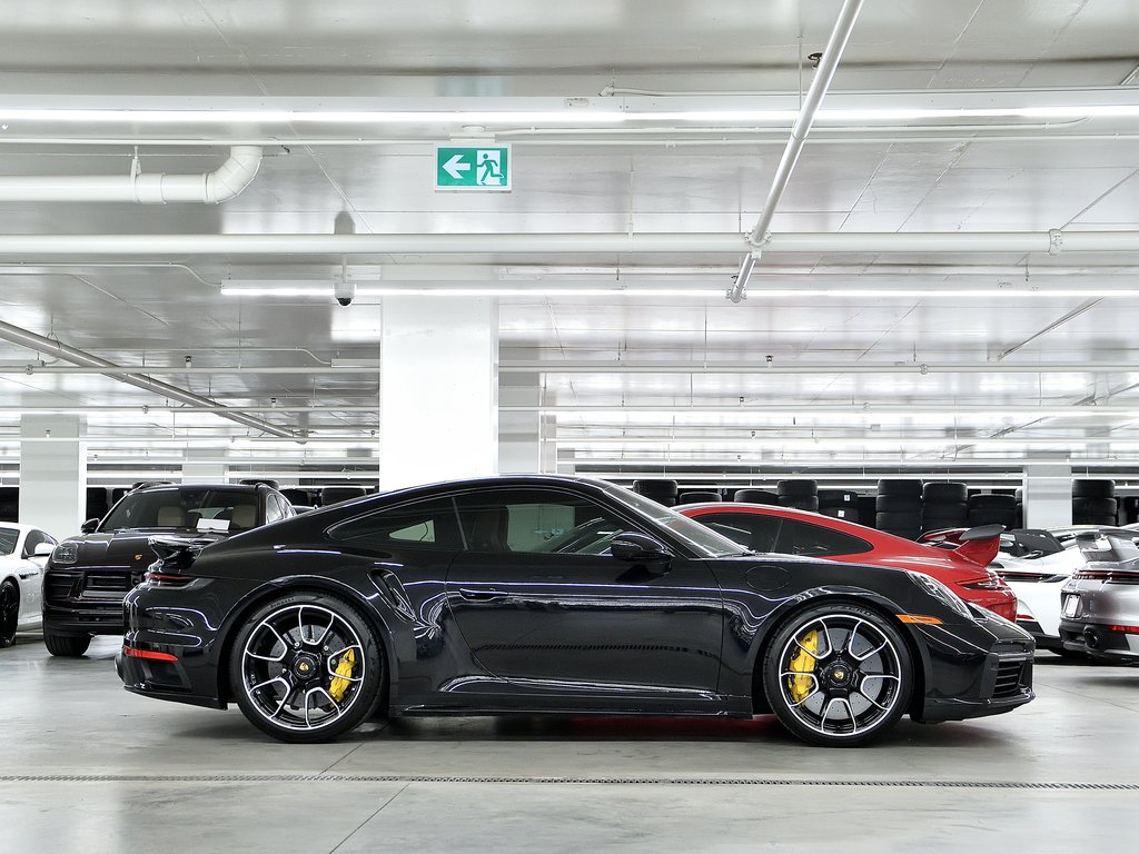 Porsche 911 Turbo S / Sport Exhaust / PCCBs / PASM / BOSE 2023 à Laval, Québec - 2 - w1024h768px