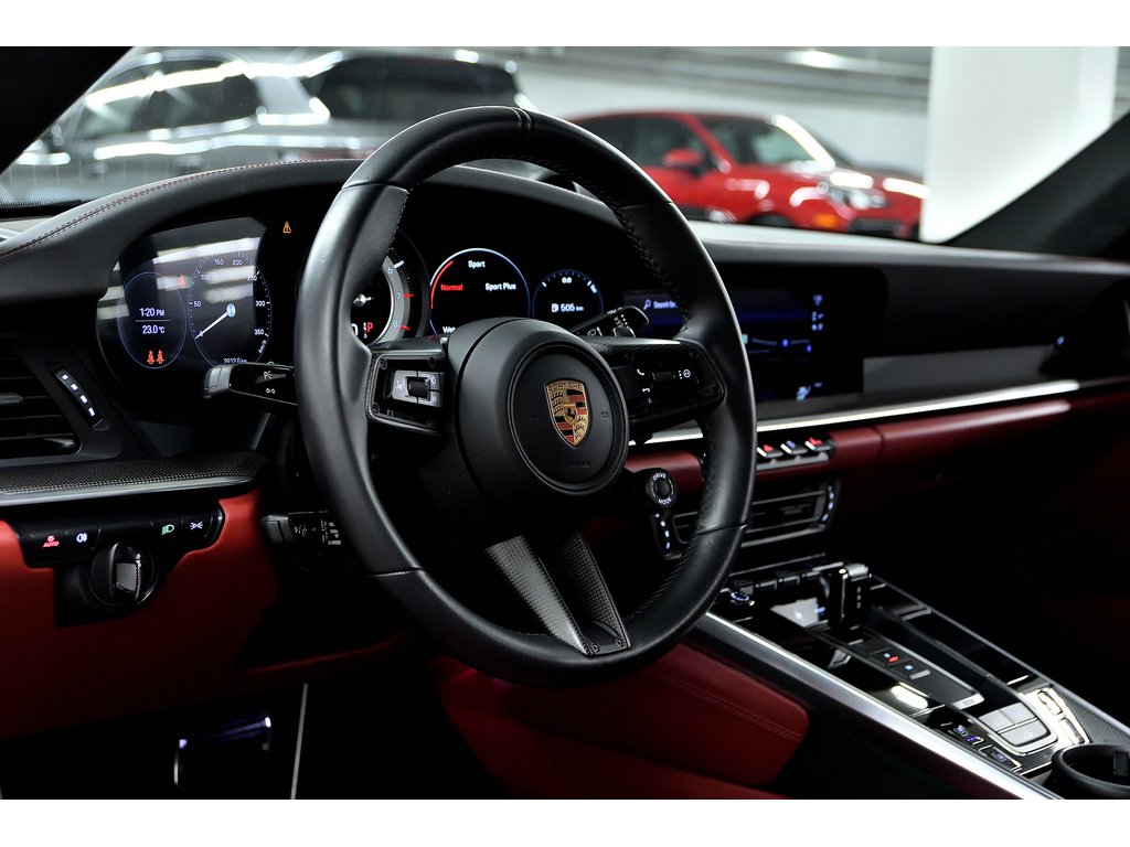 Porsche 911 Turbo S / Sport Exhaust / PCCBs / PASM / BOSE 2023 à Laval, Québec - 12 - w1024h768px