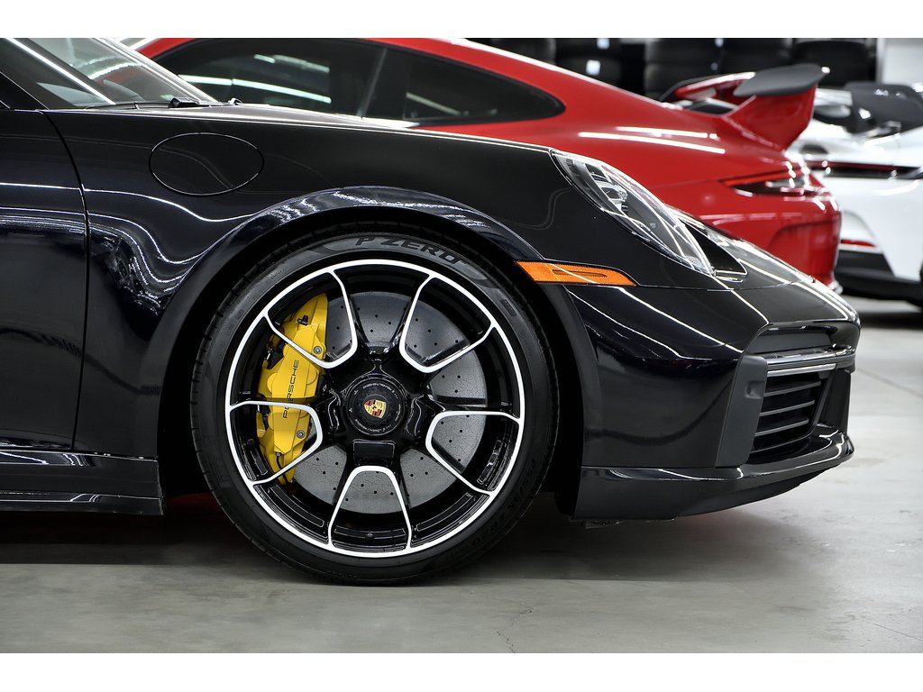 Porsche 911 Turbo S / Sport Exhaust / PCCBs / PASM / BOSE 2023 à Laval, Québec - 11 - w1024h768px