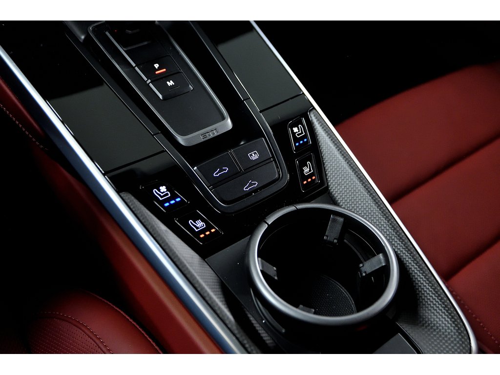 Porsche 911 Turbo S / Sport Exhaust / PCCBs / PASM / BOSE 2023 à Laval, Québec - 33 - w1024h768px