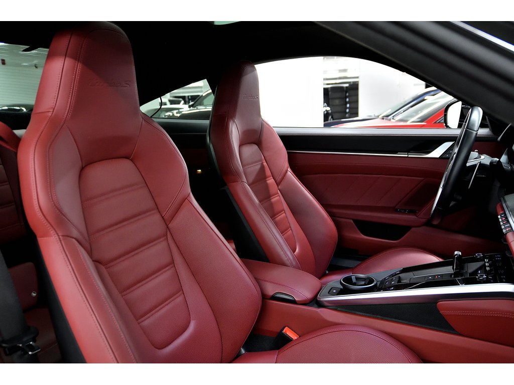 Porsche 911 Turbo S / Sport Exhaust / PCCBs / PASM / BOSE 2023 à Laval, Québec - 39 - w1024h768px