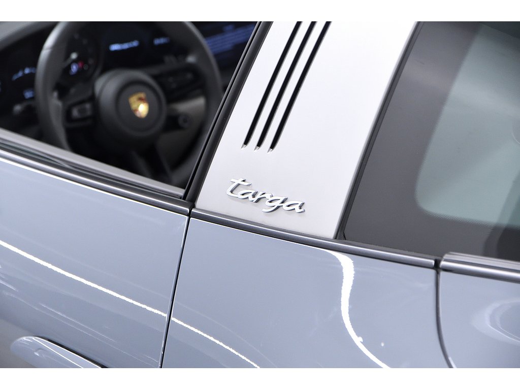 Porsche 911 Targa 4S / Premium + Sport Package / BOSE 2023 à Laval, Québec - 9 - w1024h768px