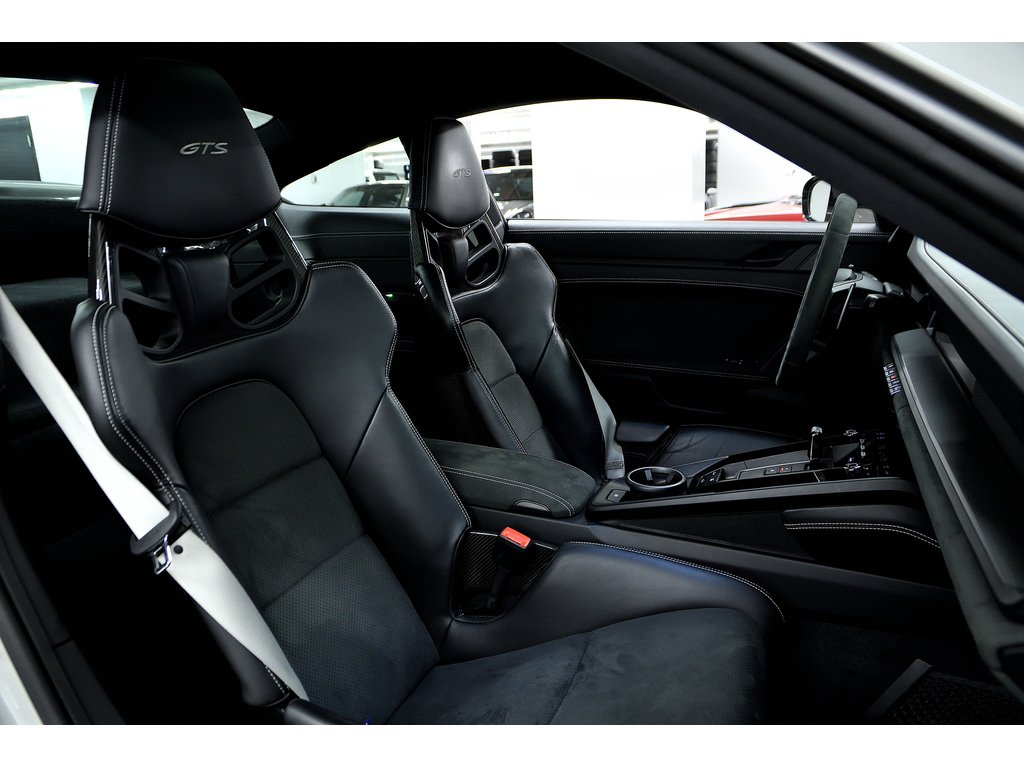 Porsche 911 Carrera GTS Coupe / PDCC / BUCKET SEATS / BOSE 2023 à Laval, Québec - 33 - w1024h768px