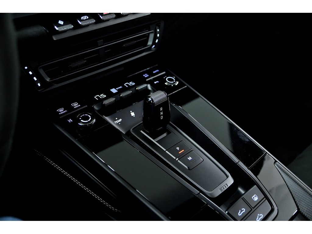 Porsche 911 Carrera GTS Coupe / PDCC / BUCKET SEATS / BOSE 2023 à Laval, Québec - 25 - w1024h768px