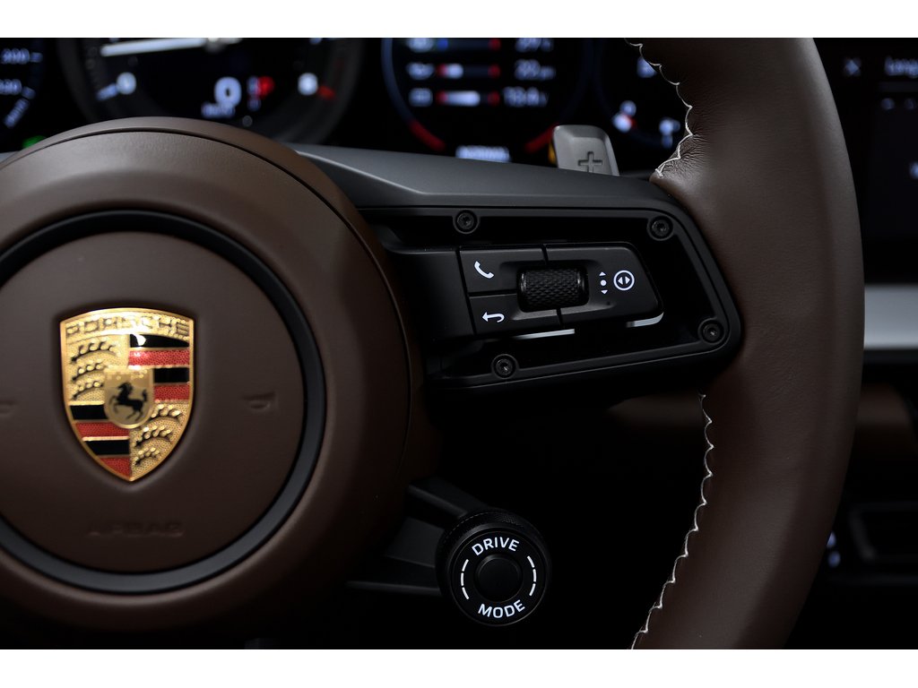 2023 Porsche 911 Carrera 4 GTS Cabriolet / Burmester /Front Axle in Laval, Quebec - 20 - w1024h768px