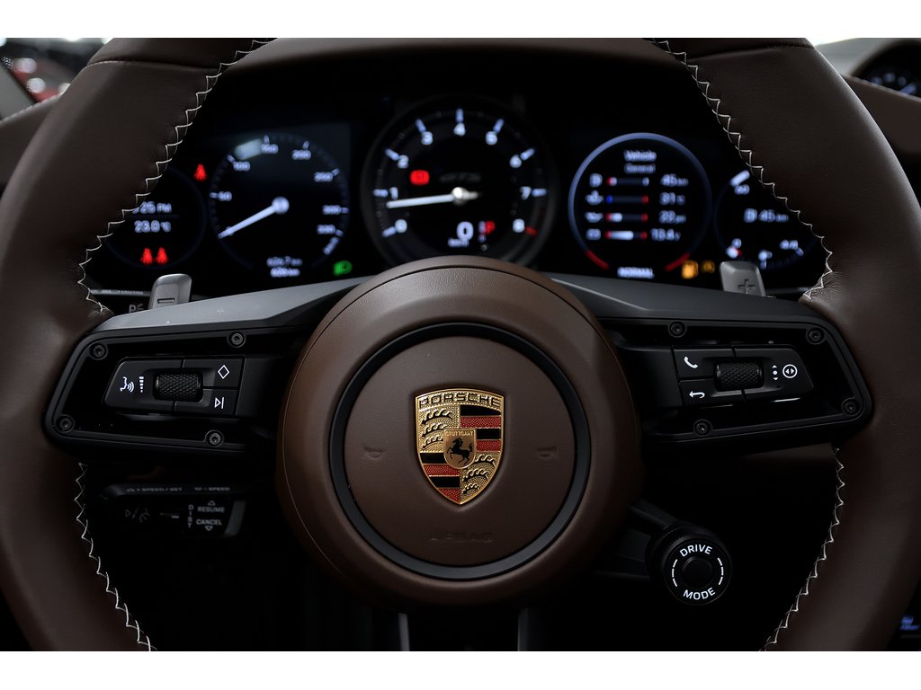 2023 Porsche 911 Carrera 4 GTS Cabriolet / Burmester /Front Axle in Laval, Quebec - 19 - w1024h768px
