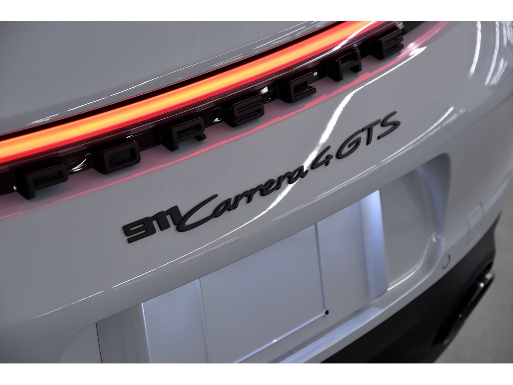 2023 Porsche 911 Carrera 4 GTS Cabriolet / Burmester /Front Axle in Laval, Quebec - 37 - w1024h768px