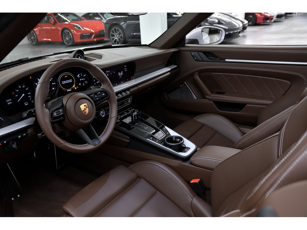 2023 Porsche 911 Carrera 4 GTS Cabriolet / Burmester /Front Axle in Laval, Quebec - 13 - w1024h768px