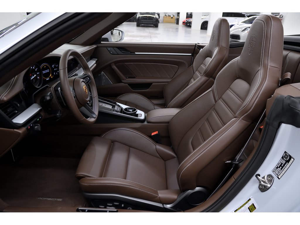 2023 Porsche 911 Carrera 4 GTS Cabriolet / Burmester /Front Axle in Laval, Quebec - 14 - w1024h768px