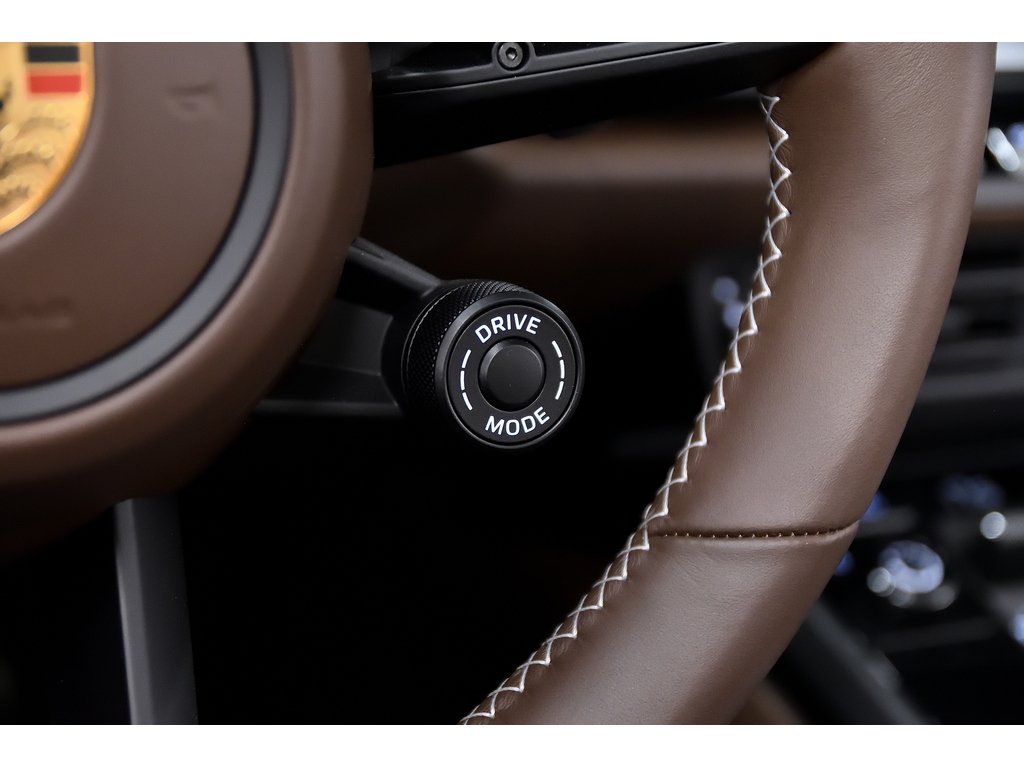 2023 Porsche 911 Carrera 4 GTS Cabriolet / Burmester /Front Axle in Laval, Quebec - 24 - w1024h768px