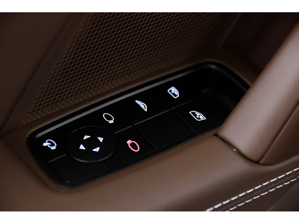 2023 Porsche 911 Carrera 4 GTS Cabriolet / Burmester /Front Axle in Laval, Quebec - 35 - w1024h768px