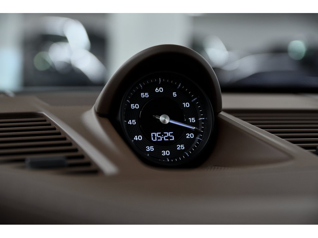 2023 Porsche 911 Carrera 4 GTS Cabriolet / Burmester /Front Axle in Laval, Quebec - 25 - w1024h768px