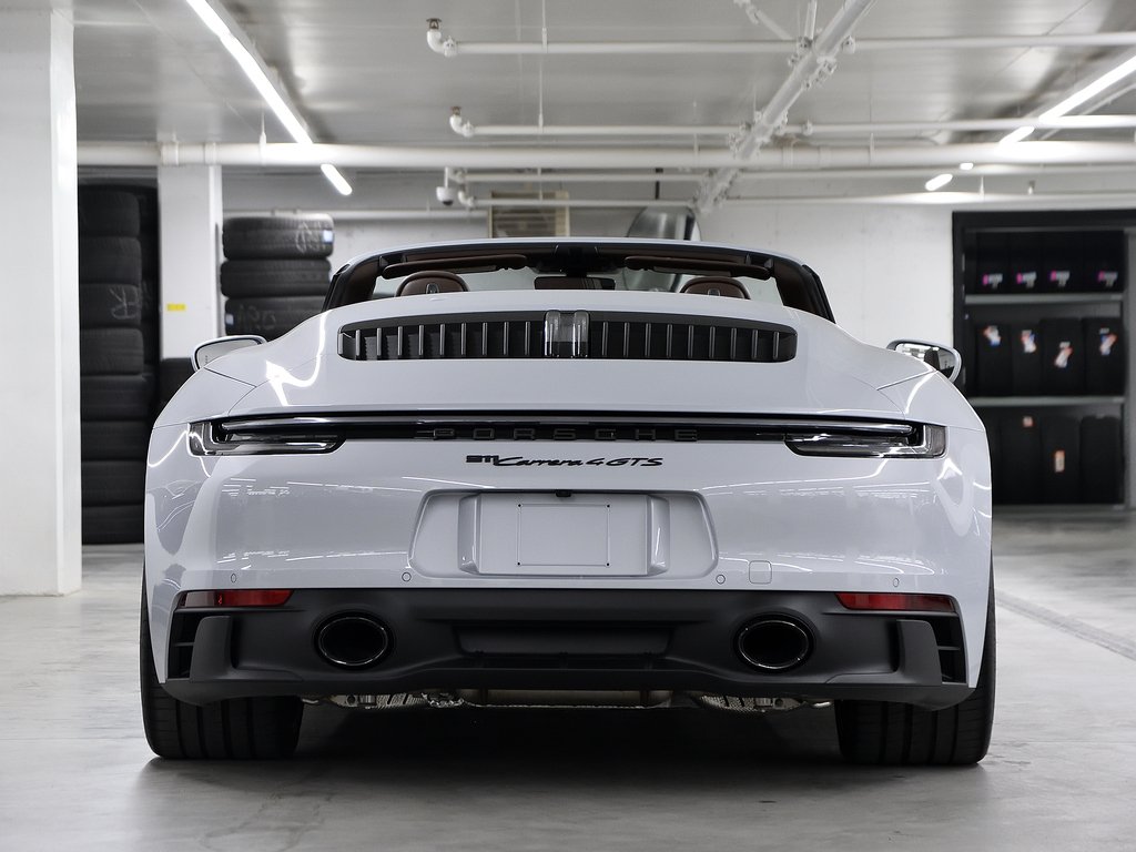 2023 Porsche 911 Carrera 4 GTS Cabriolet / Burmester /Front Axle in Laval, Quebec - 4 - w1024h768px