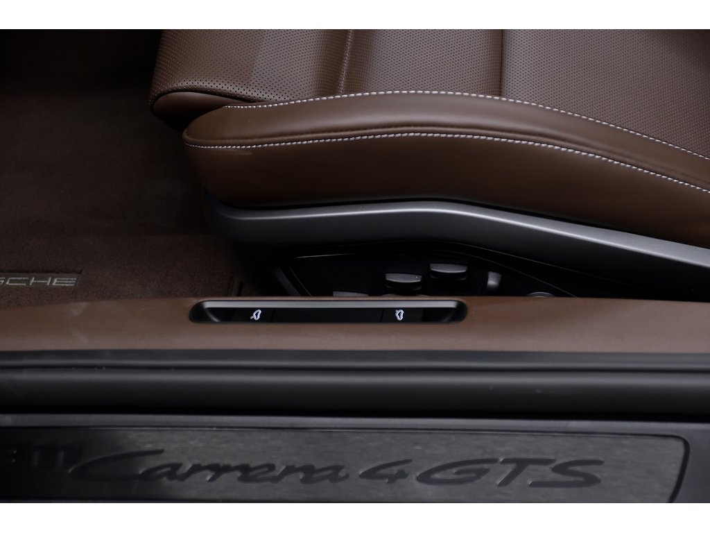 2023 Porsche 911 Carrera 4 GTS Cabriolet / Burmester /Front Axle in Laval, Quebec - 15 - w1024h768px