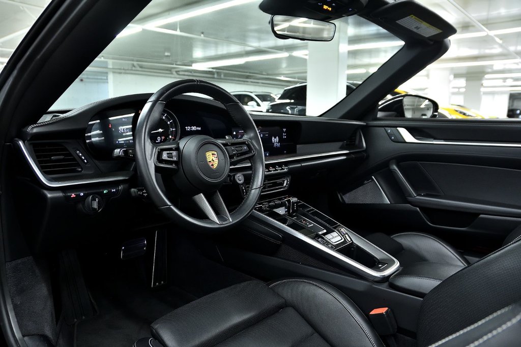 2023 Porsche 911 Carrera 4S Cabriolet in Laval, Quebec - 14 - w1024h768px