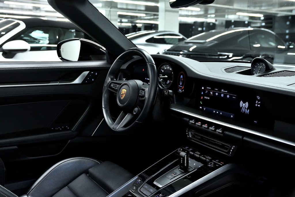 2023 Porsche 911 Carrera 4S Cabriolet in Laval, Quebec - 33 - w1024h768px