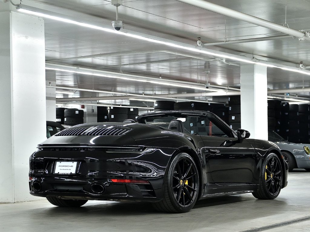 2023 Porsche 911 Carrera 4S Cabriolet in Laval, Quebec - 3 - w1024h768px