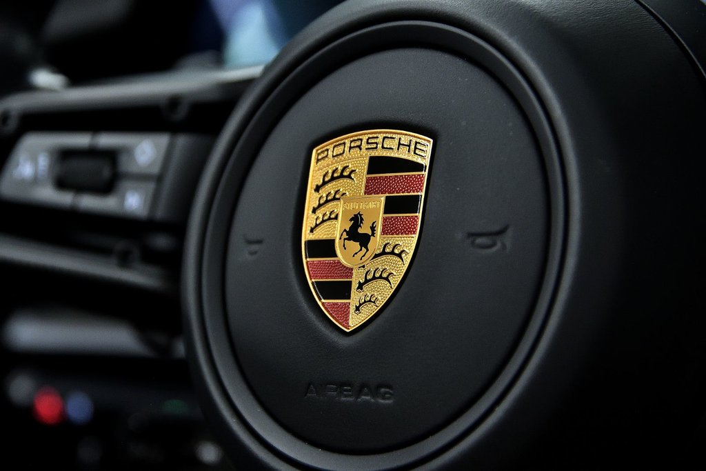 2023 Porsche 911 Carrera 4S Cabriolet in Laval, Quebec - 20 - w1024h768px