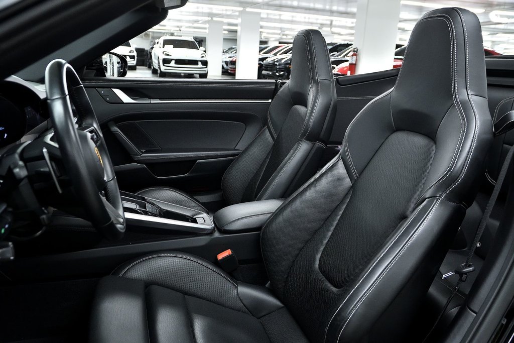 2023 Porsche 911 Carrera 4S Cabriolet in Laval, Quebec - 12 - w1024h768px